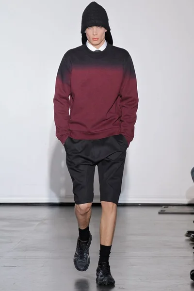 Look 18